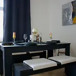 Gemuetliches Innenstadtnest, Zentrale Lage, 88qm, Kostenfreier Parkplatz, Fuer Bis Zu 6 Personen Διαμέρισμα