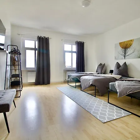 Gemuetliches Innenstadtnest, Zentrale Lage, 88qm, Kostenfreier Parkplatz, Fuer Bis Zu 6 Personen 콧부스