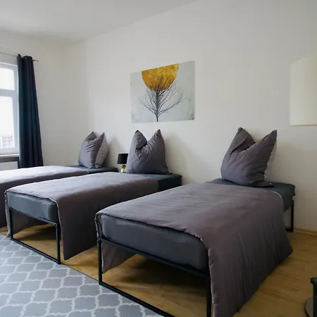 Gemuetliches Innenstadtnest, Zentrale Lage, 88qm, Kostenfreier Parkplatz, Fuer Bis Zu 6 Personen *