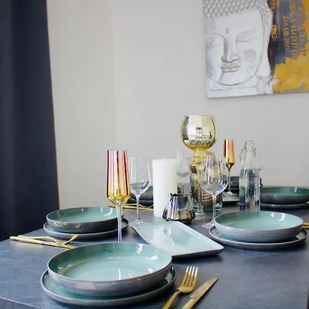 Gemuetliches Innenstadtnest, Zentrale Lage, 88qm, Kostenfreier Parkplatz, Fuer Bis Zu 6 Personen 콧부스