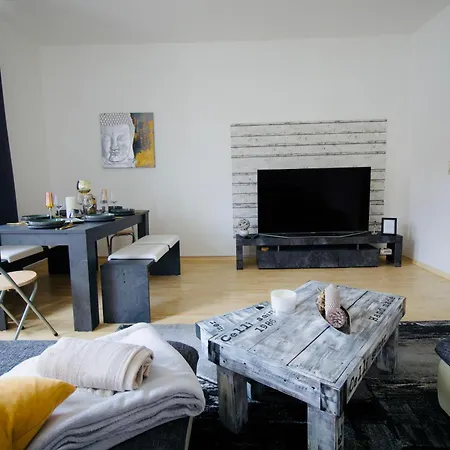 Gemuetliches Innenstadtnest, Zentrale Lage, 88qm, Kostenfreier Parkplatz, Fuer Bis Zu 6 Personen 콧부스