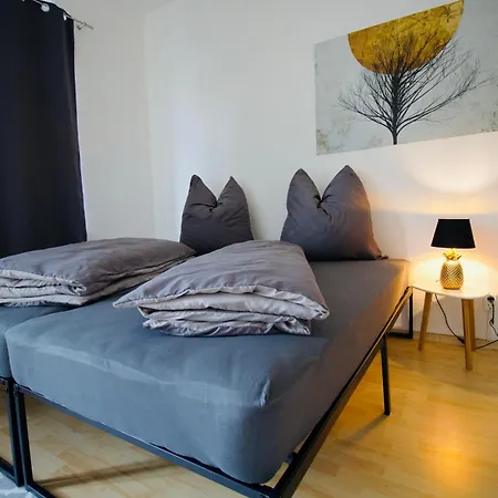 Gemuetliches Innenstadtnest, Zentrale Lage, 88qm, Kostenfreier Parkplatz, Fuer Bis Zu 6 Personen