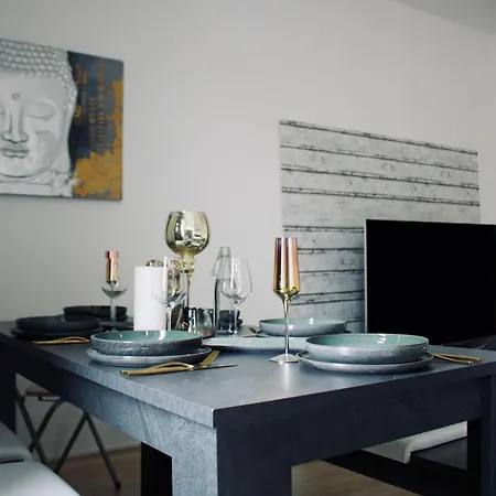 Apartment Gemuetliches Innenstadtnest, Zentrale Lage, 88qm, Kostenfreier Parkplatz, Fuer Bis Zu 6 Personen *