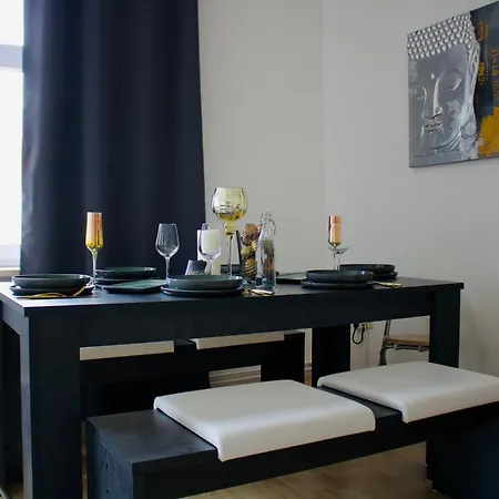 Gemuetliches Innenstadtnest, Zentrale Lage, 88qm, Kostenfreier Parkplatz, Fuer Bis Zu 6 Personen 아파트