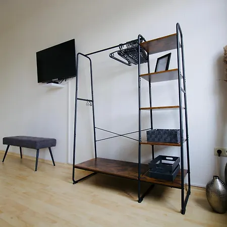 Gemuetliches Innenstadtnest, Zentrale Lage, 88qm, Kostenfreier Parkplatz, Fuer Bis Zu 6 Personen