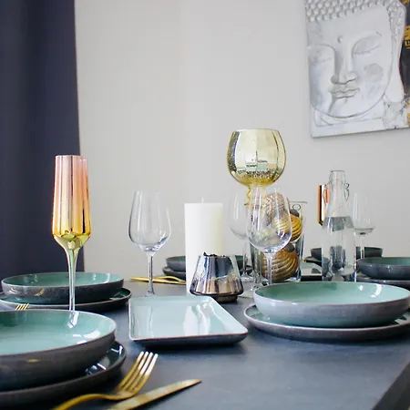 Gemuetliches Innenstadtnest, Zentrale Lage, 88qm, Kostenfreier Parkplatz, Fuer Bis Zu 6 Personen 아파트 *