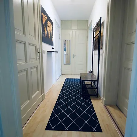 Gemuetliches Innenstadtnest, Zentrale Lage, 88qm, Kostenfreier Parkplatz, Fuer Bis Zu 6 Personen * 콧부스