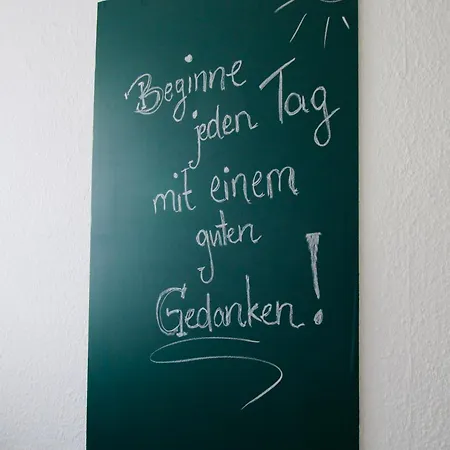 Daire Gemuetliches Innenstadtnest, Zentrale Lage, 88qm, Kostenfreier Parkplatz, Fuer Bis Zu 6 Personen