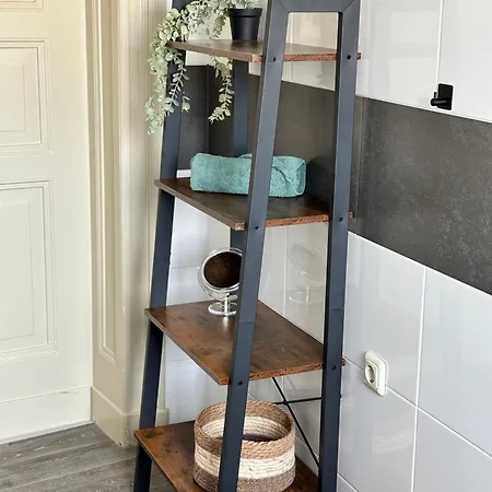 아파트 Gemuetliches Innenstadtnest, Zentrale Lage, 88qm, Kostenfreier Parkplatz, Fuer Bis Zu 6 Personen *