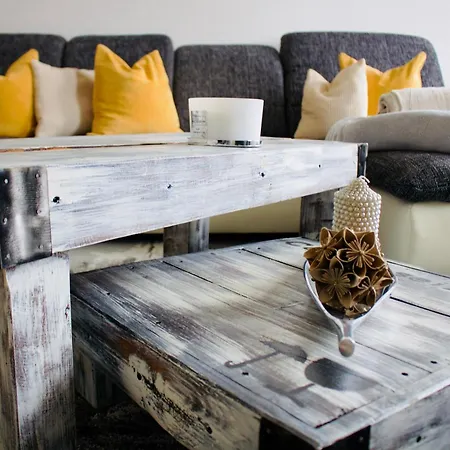 Gemuetliches Innenstadtnest, Zentrale Lage, 88qm, Kostenfreier Parkplatz, Fuer Bis Zu 6 Personen