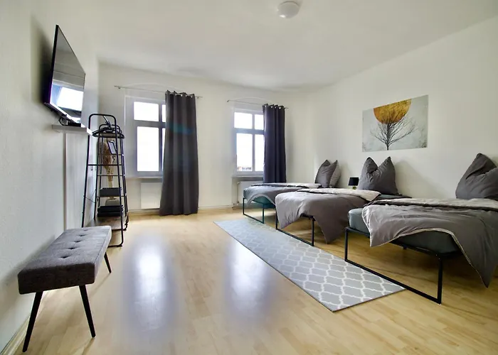 Gemuetliches Innenstadtnest, Zentrale Lage, 88qm, Kostenfreier Parkplatz, Fuer Bis Zu 6 Personen Cottbus