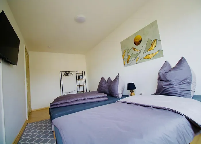 Gemuetliches Innenstadtnest, Zentrale Lage, 88qm, Kostenfreier Parkplatz, Fuer Bis Zu 6 Personen Cottbus