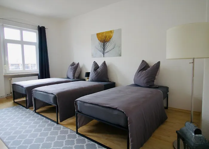 Gemuetliches Innenstadtnest, Zentrale Lage, 88qm, Kostenfreier Parkplatz, Fuer Bis Zu 6 Personen *