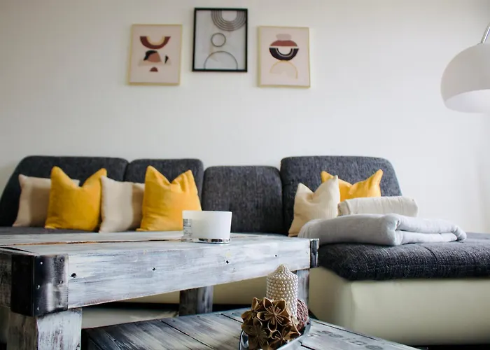 아파트 Gemuetliches Innenstadtnest, Zentrale Lage, 88qm, Kostenfreier Parkplatz, Fuer Bis Zu 6 Personen