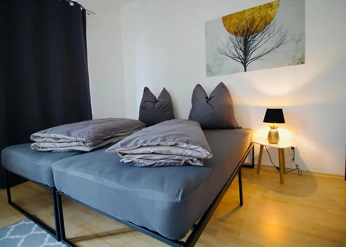 Gemuetliches Innenstadtnest, Zentrale Lage, 88qm, Kostenfreier Parkplatz, Fuer Bis Zu 6 Personen