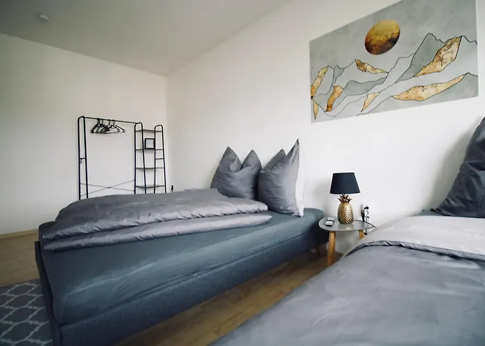 Gemuetliches Innenstadtnest, Zentrale Lage, 88qm, Kostenfreier Parkplatz, Fuer Bis Zu 6 Personen Apartment *