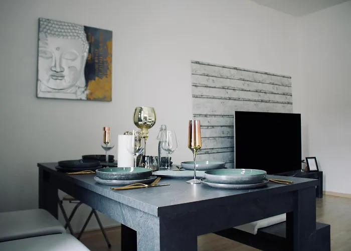 Apartment Gemuetliches Innenstadtnest, Zentrale Lage, 88qm, Kostenfreier Parkplatz, Fuer Bis Zu 6 Personen *