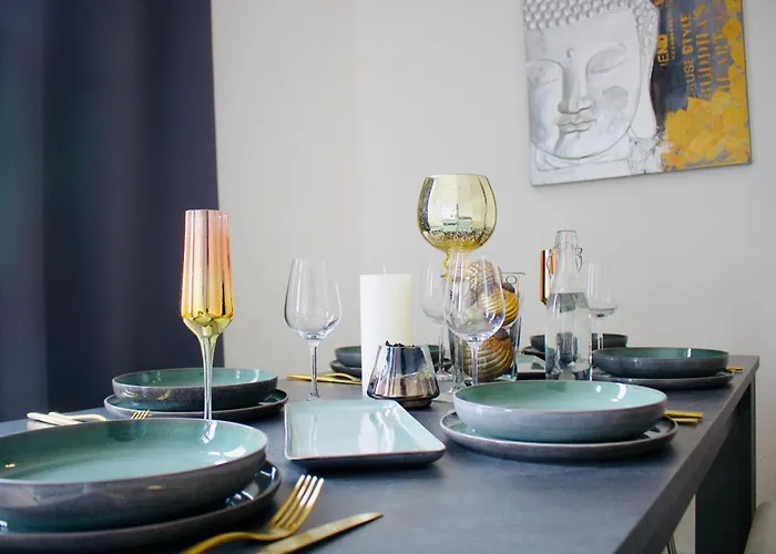 Gemuetliches Innenstadtnest, Zentrale Lage, 88qm, Kostenfreier Parkplatz, Fuer Bis Zu 6 Personen Apartment *