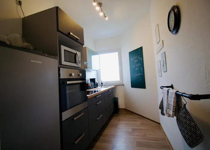 Apartment Gemuetliches Innenstadtnest, Zentrale Lage, 88qm, Kostenfreier Parkplatz, Fuer Bis Zu 6 Personen *