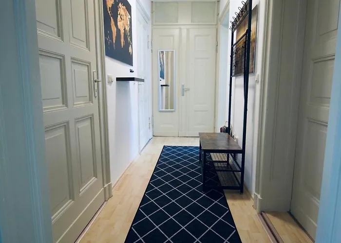 Gemuetliches Innenstadtnest, Zentrale Lage, 88qm, Kostenfreier Parkplatz, Fuer Bis Zu 6 Personen * Cottbus