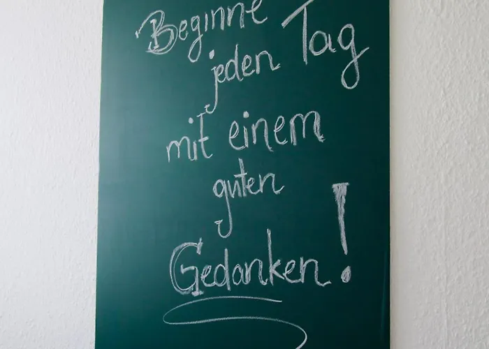 Apartment Gemuetliches Innenstadtnest, Zentrale Lage, 88qm, Kostenfreier Parkplatz, Fuer Bis Zu 6 Personen