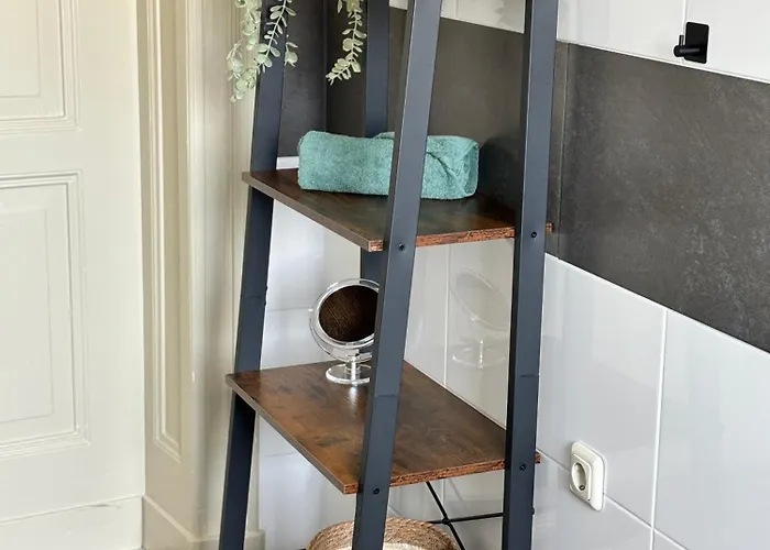 Apartment Gemuetliches Innenstadtnest, Zentrale Lage, 88qm, Kostenfreier Parkplatz, Fuer Bis Zu 6 Personen *