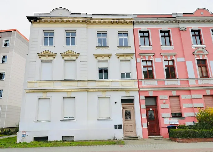 아파트 Gemuetliches Innenstadtnest, Zentrale Lage, 88qm, Kostenfreier Parkplatz, Fuer Bis Zu 6 Personen *