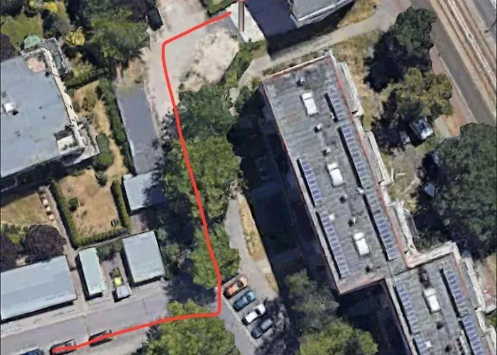 Gemuetliches Innenstadtnest, Zentrale Lage, 88qm, Kostenfreier Parkplatz, Fuer Bis Zu 6 Personen Apartment *